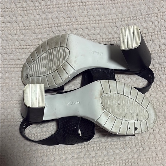Clarks black and white heels - Picture 4 of 5